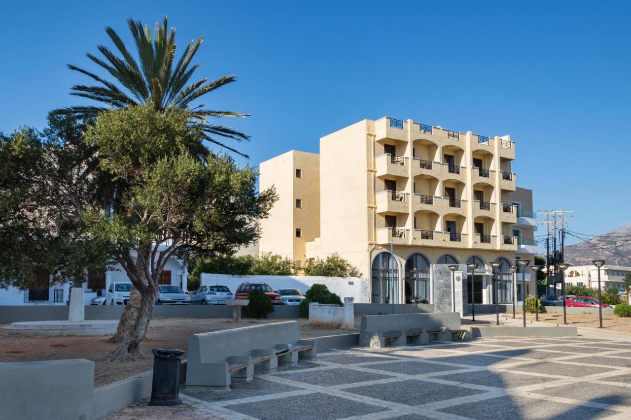 Atlantis Hotel Kárpatos Exterior foto