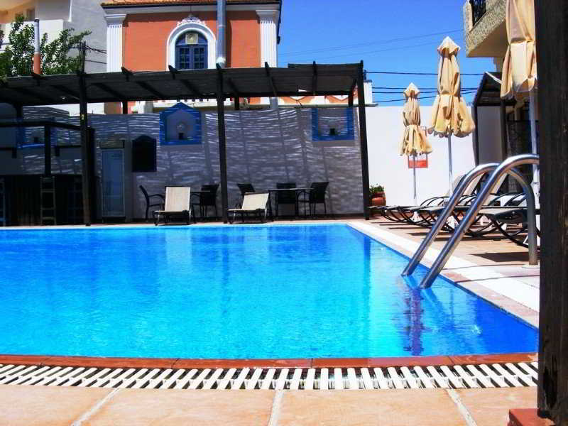 Atlantis Hotel Kárpatos Exterior foto